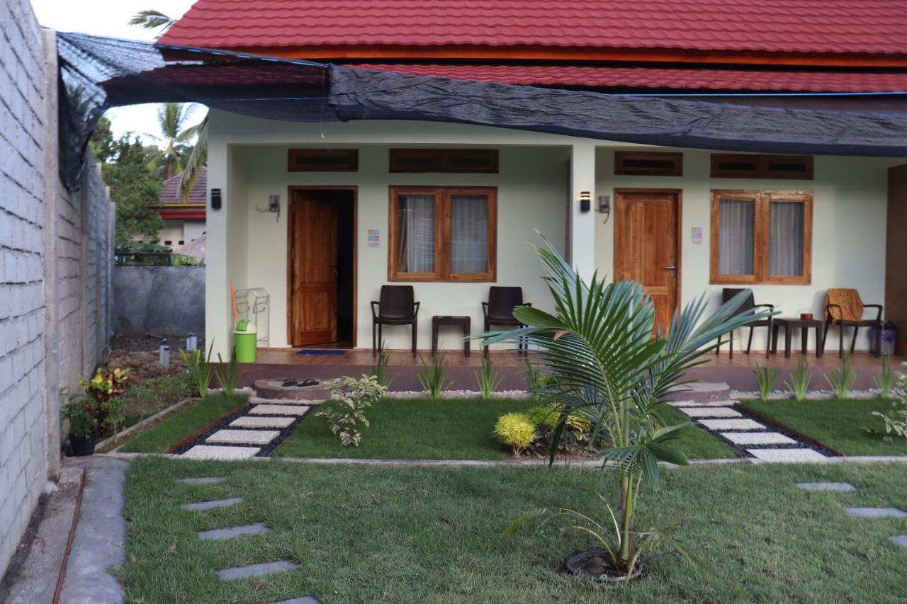 Room 212 Kuta  Exterior photo