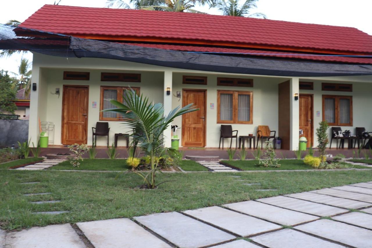 Room 212 Kuta  Exterior photo