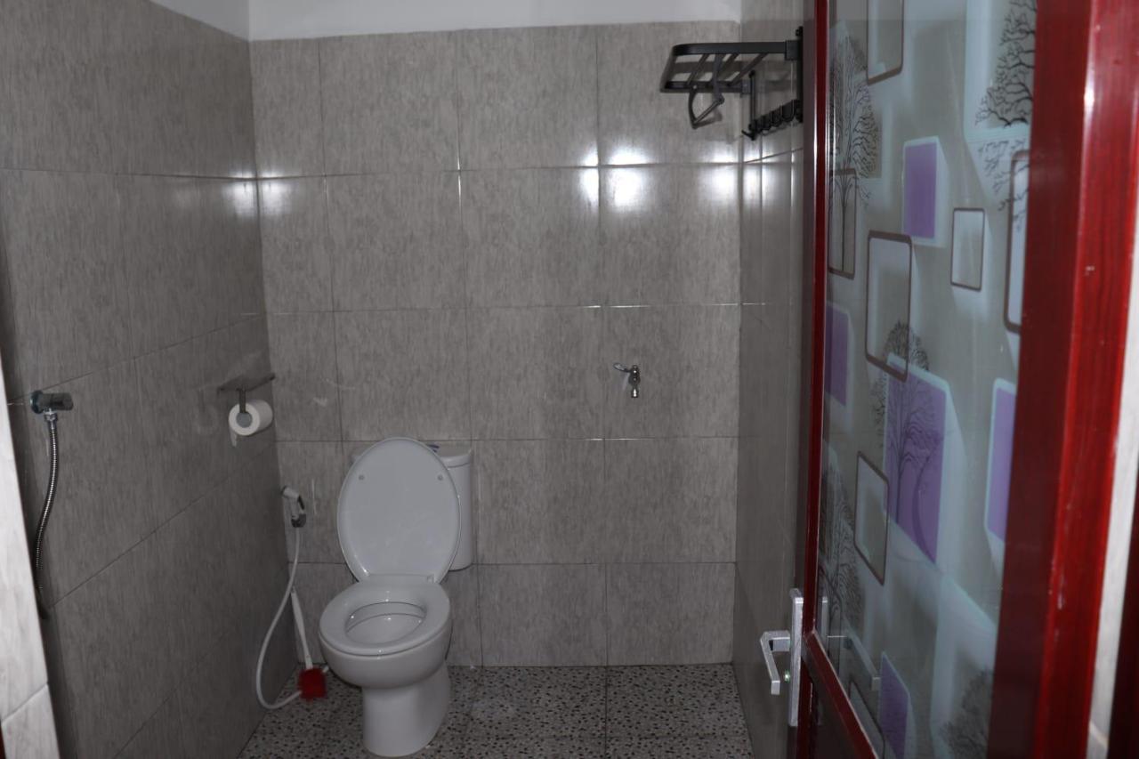 Room 212 Kuta  Exterior photo